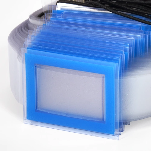 Okienka drukwowane, ramka w kolorze błękitnym, pasek 100 µm, gumka tekstylna z metalowymi  końcówkami